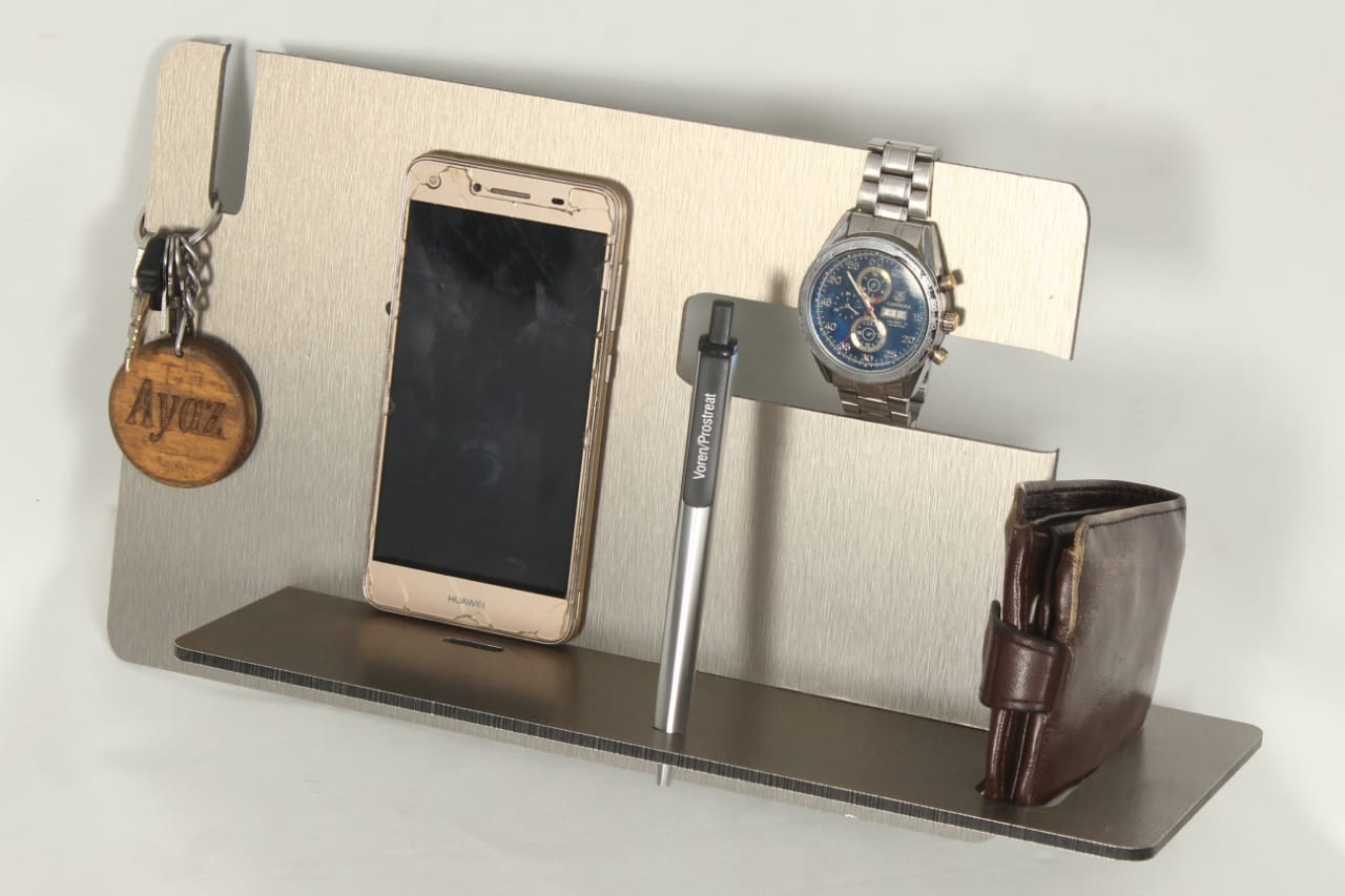 Best Online Shopping in Pakistan (OnlinePakistanStore.com) Phone Docking Station Hooks Key Pen Wallet Watches Holder Organizer Gift For Men - Golden